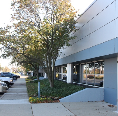 1935-1955 Techny Rd, Northbrook, IL for rent - Building Photo - Image 2 of 13