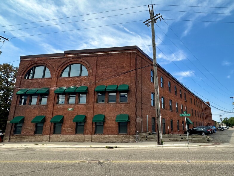 475 Cleveland Ave N, Saint Paul, MN for rent - Building Photo - Image 3 of 4