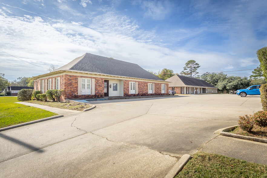 618 S Washington St, Bastrop, LA for sale - Primary Photo - Image 1 of 33