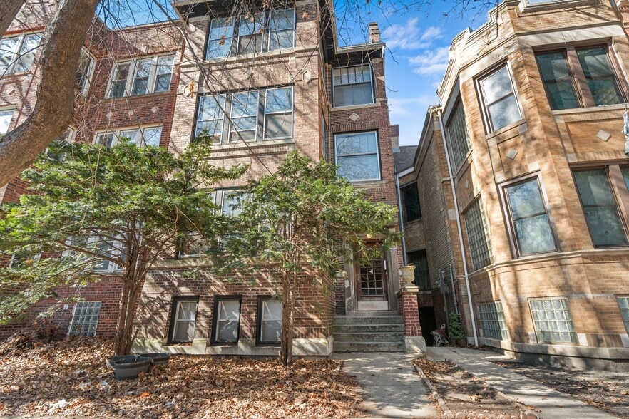 Northwestern & Loyola Portfolio portfolio of 3 properties for sale on LoopNet.co.uk - Building Photo - Image 2 of 19