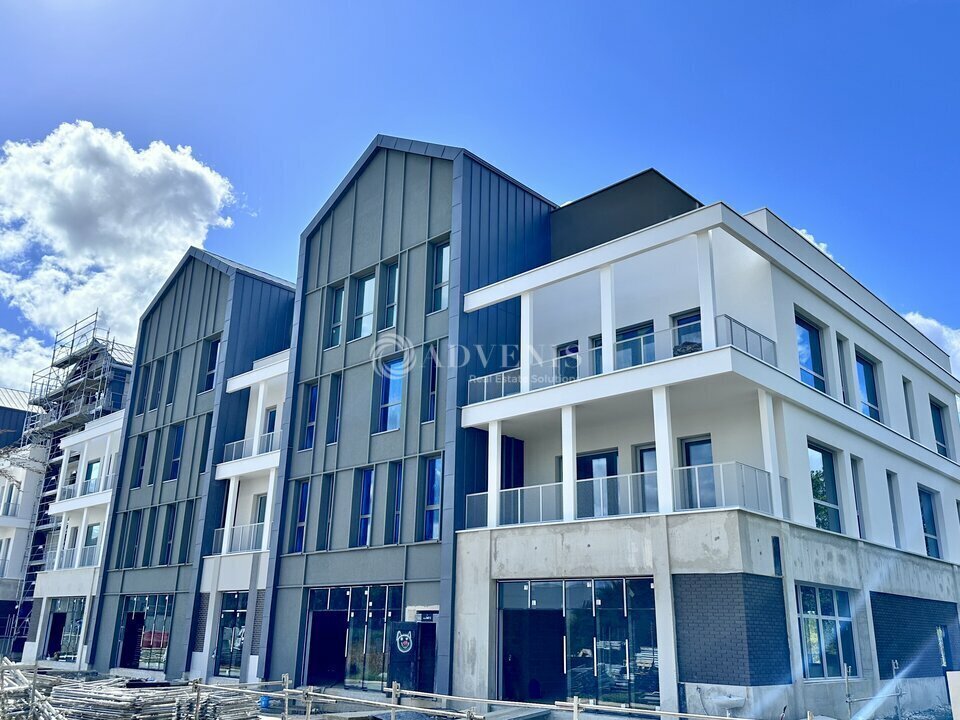 Office in Serris for sale Building Photo- Image 1 of 9