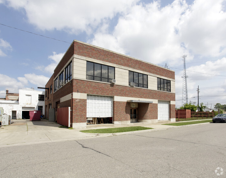 721 E Saratoga St, Ferndale, MI for rent - Building Photo - Image 3 of 5