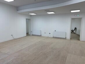 38 North Harbour St, Ayr to rent Interior Photo- Image 1 of 7