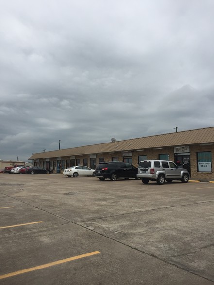 235 Hewitt Dr, Hewitt, TX for sale - Building Photo - Image 1 of 1