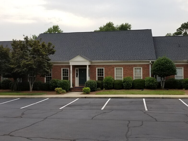 198 Roper Mountain Road Ext, Greenville, SC 29615 UK