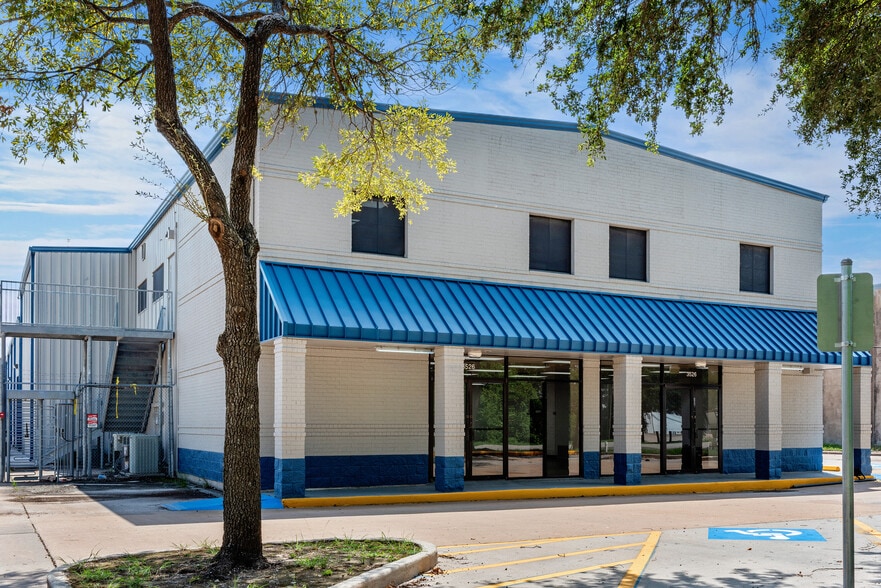 3526-3530 Lang Rd, Houston, TX to rent - Building Photo - Image 2 of 26