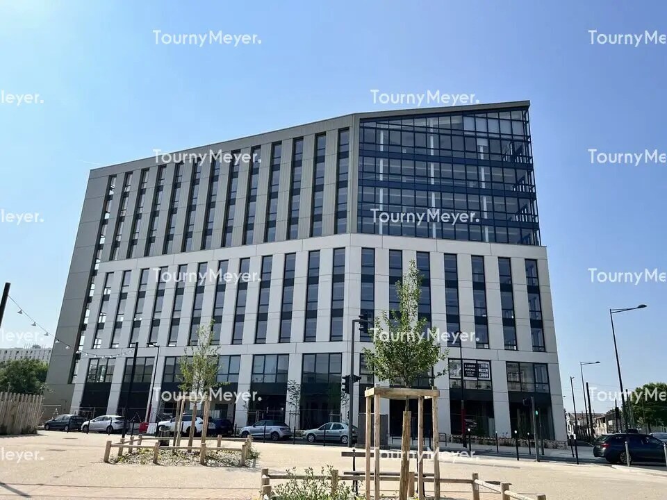 Office in Bordeaux to rent Building Photo- Image 1 of 13