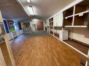 9 Station Rd, Farnborough to rent Building Photo- Image 2 of 5