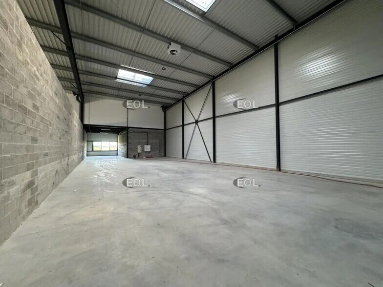 Light Industrial in Villebon-sur-Yvette to rent - Interior Photo - Image 3 of 8