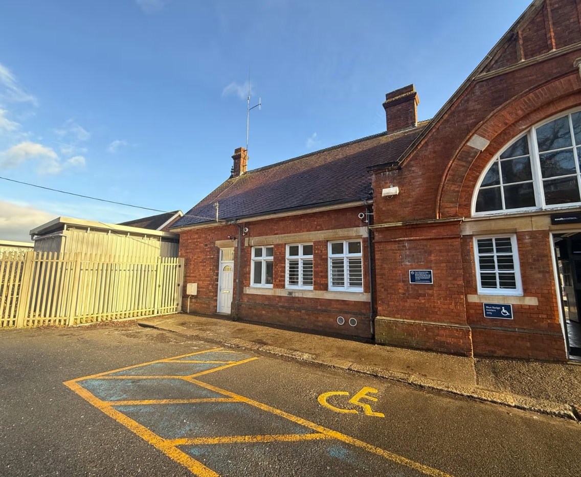 North Farm Rd, Tunbridge Wells to rent Primary Photo- Image 1 of 2