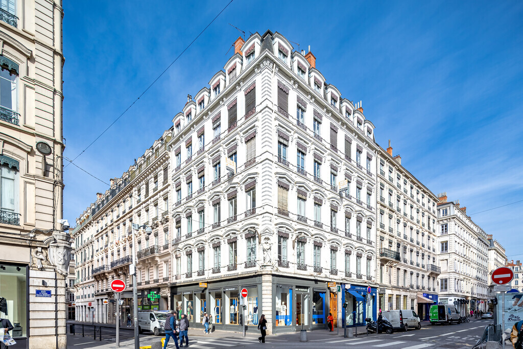 Location Bureaux 184 m² - Photo 1