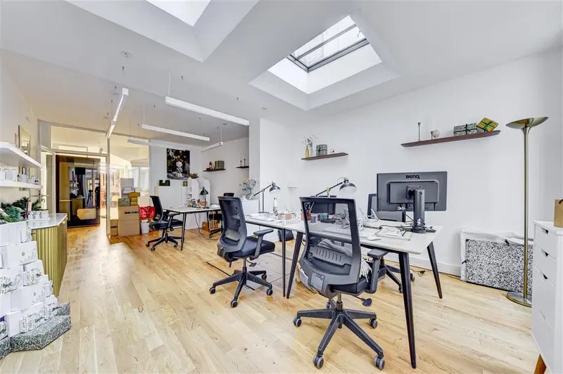 Office in Paris for sale - Interior Photo - Image 3 of 8