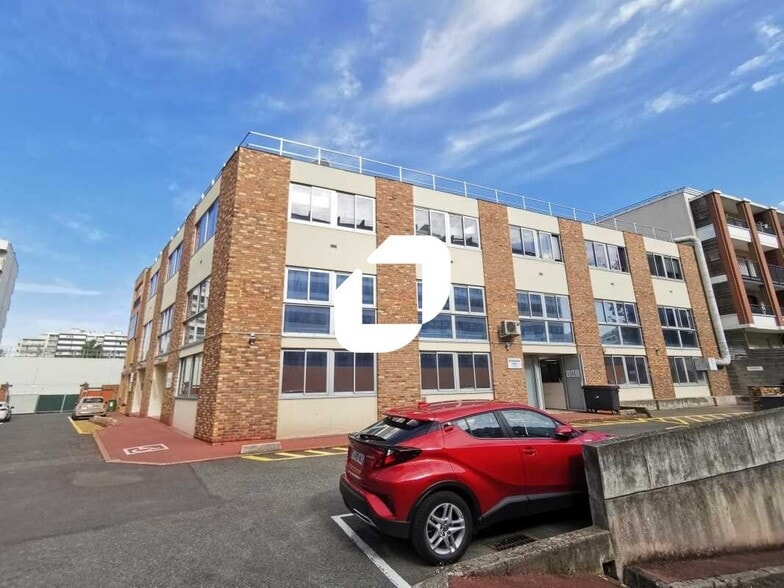 47-49 Rue De La Vanne, Montrouge to rent - Building Photo - Image 2 of 57