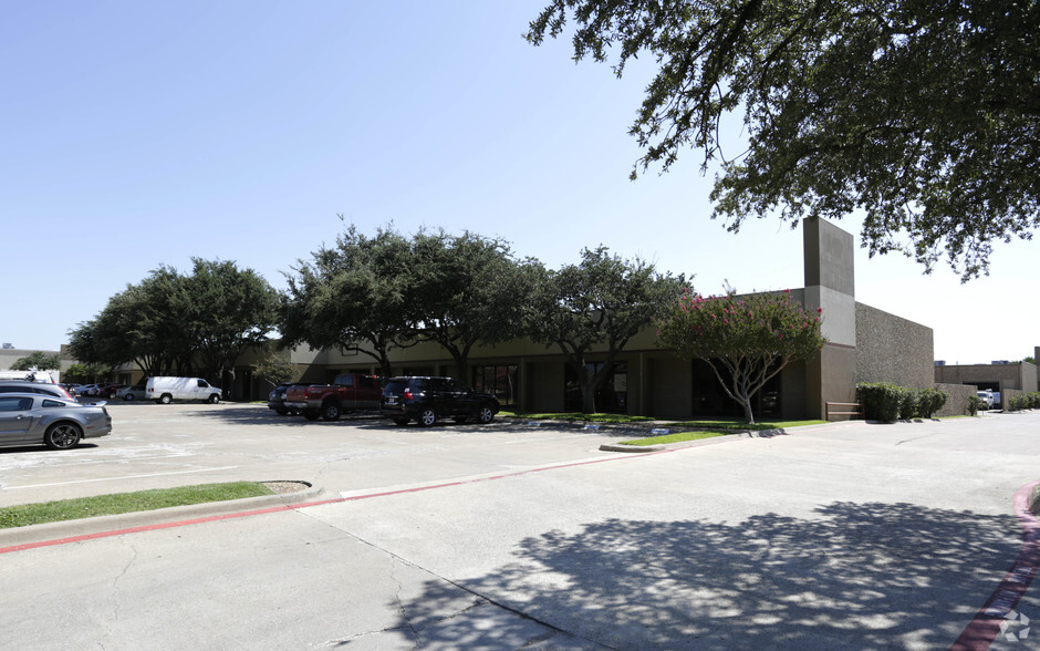 1200-1236 W Executive Dr, Richardson, TX for rent - Building Photo - Image 1 of 8