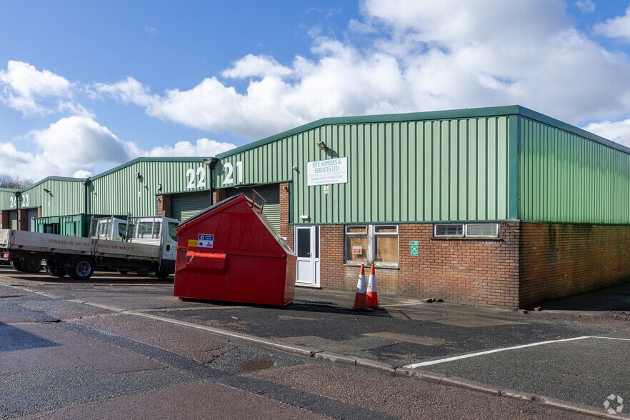 Saltbrook Rd, Halesowen to rent - Building Photo - Image 2 of 6