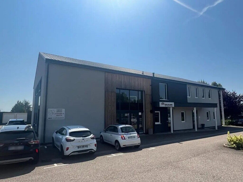 Location Bureaux 126 m² - Photo 1