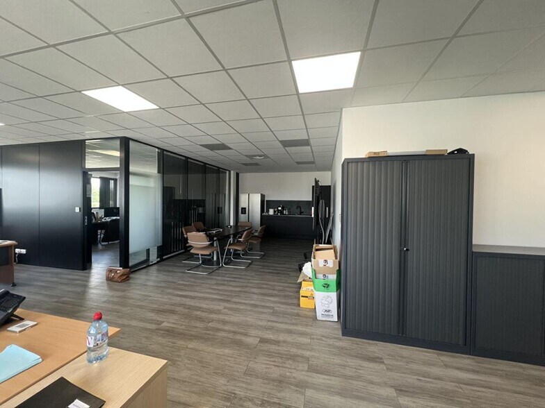 Industrial in Chasse-sur-Rhône to rent - Interior Photo - Image 3 of 4