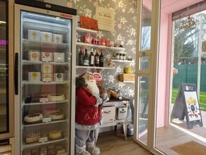 Retail in Madrid, Madrid to rent Interior Photo- Image 2 of 9