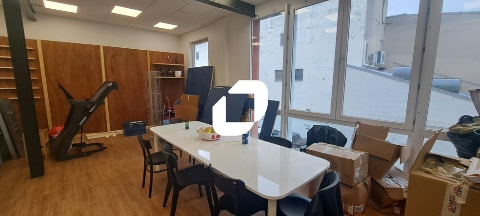 Office in Montreuil to rent - Interior Photo - Image 3 of 11