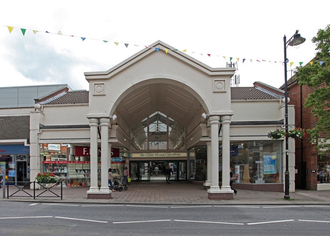 More details for Fleet Rd, Fleet - Retail to Rent