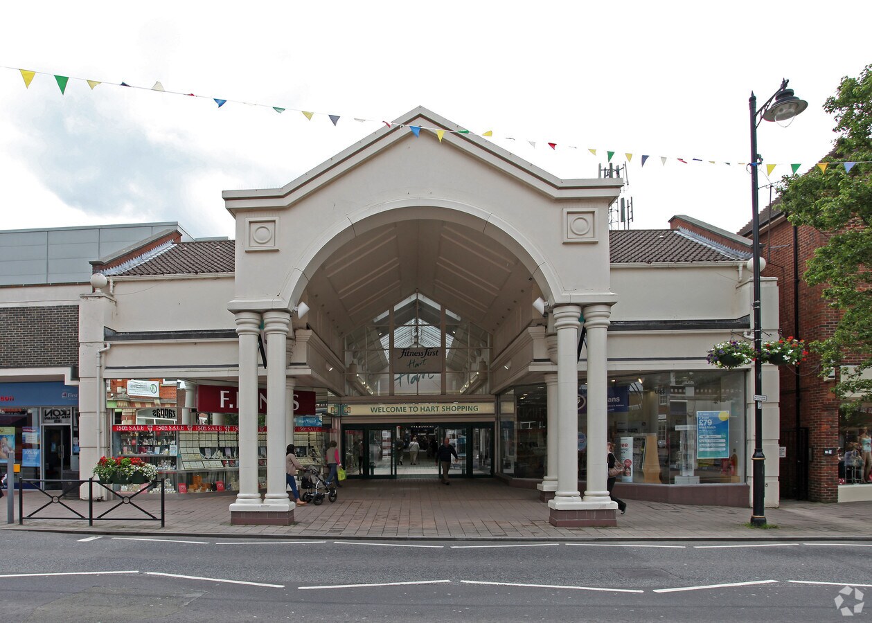 Fleet Rd, Fleet GU51 3LA UK