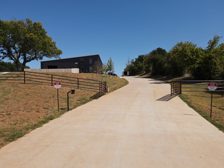 8524 N Sooner Rd, Oklahoma City, OK for rent - Building Photo - Image 3 of 11