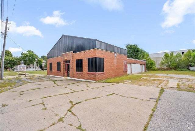 106 E 9th St, Waterloo, IA for sale - Building Photo - Image 2 of 10