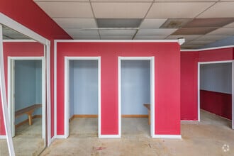 1300-1440 S Milwaukee Ave, Libertyville, IL to rent Building Photo- Image 2 of 3