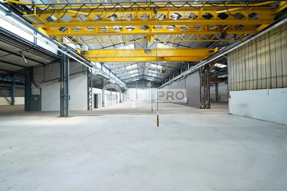 Light Industrial in Saint-Priest to rent Building Photo- Image 1 of 5
