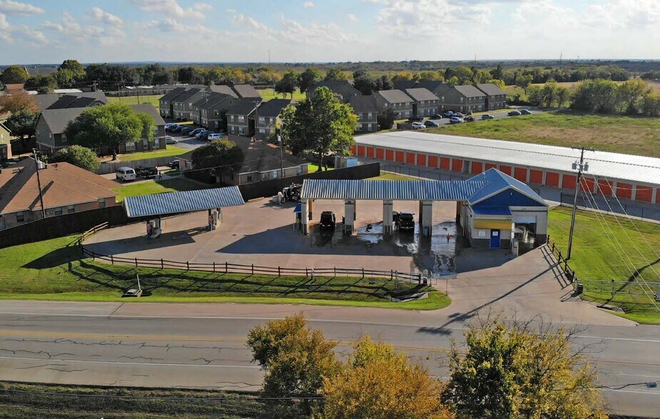 1380 N 45th St, Corsicana 75110 UK