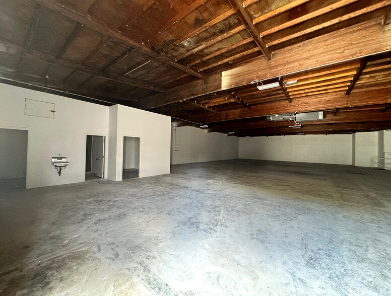 12637 S Main St, Los Angeles, CA for sale - Interior Photo - Image 3 of 12