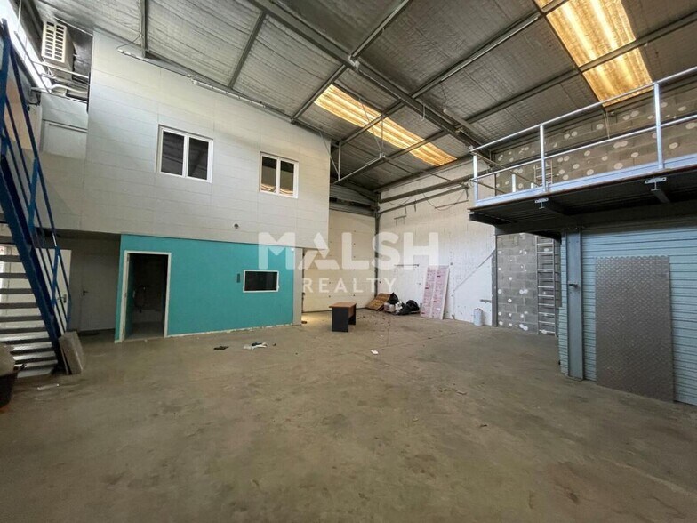 Light Industrial in Brignais for sale - Interior Photo - Image 2 of 10