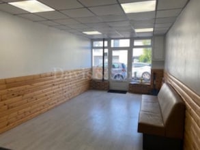 4-4A Commercial St, Cwmbran to rent Interior Photo- Image 2 of 8