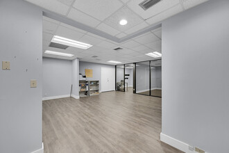 7100 W Camino Real, Boca Raton, FL to rent Interior Photo- Image 2 of 12