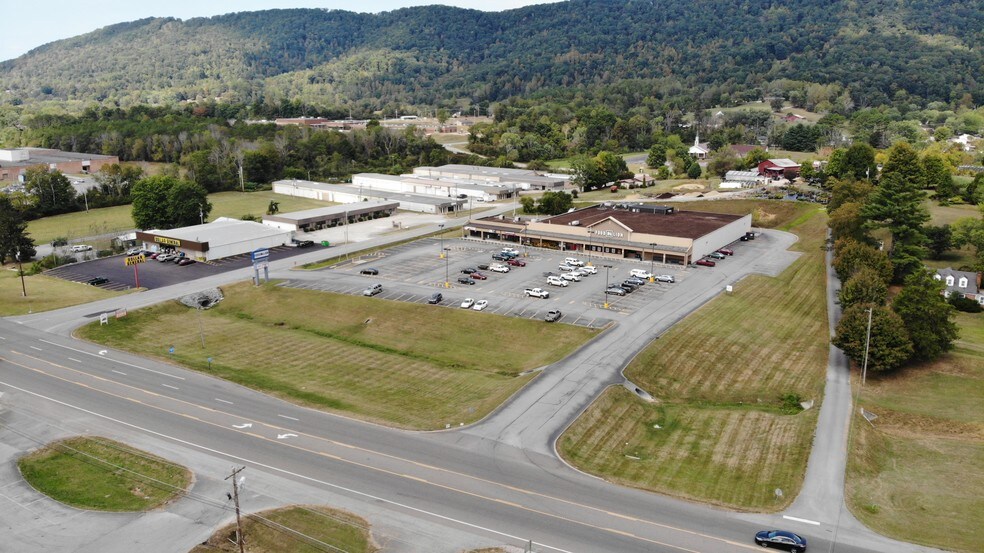 1240 Middlesboro Hwy, La Follette, TN for rent - Building Photo - Image 1 of 24