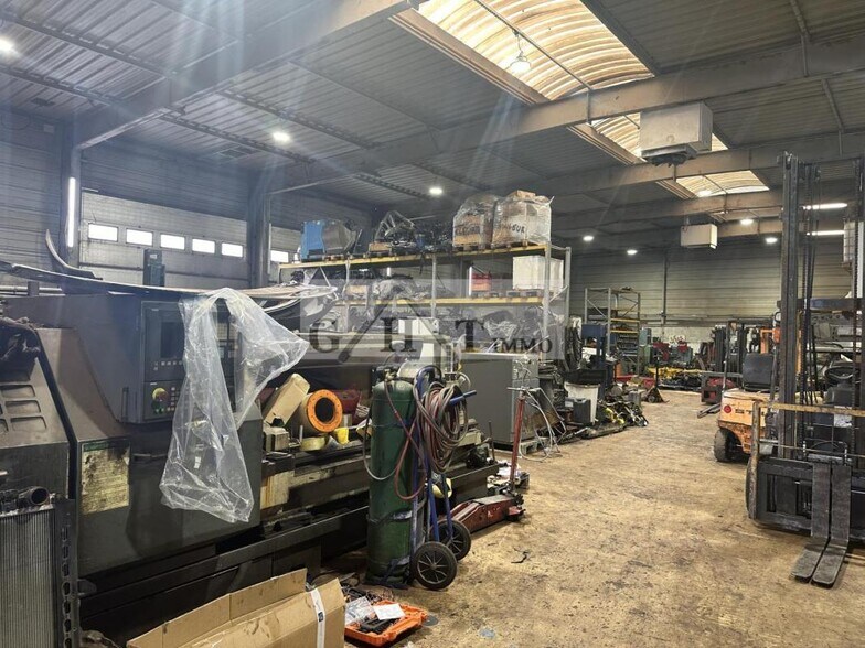 Industrial in Mitry-Mory for sale - Interior Photo - Image 1 of 8