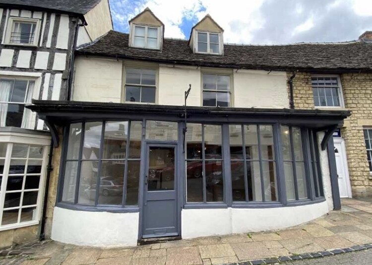 125 High St, Burford for sale Primary Photo- Image 1 of 1