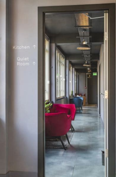 35 Luke St, London to rent Interior Photo- Image 1 of 5