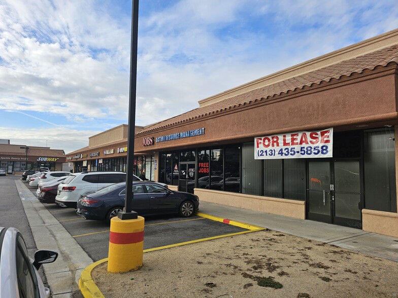 2605-2631 W Orangethorpe Ave, Fullerton, CA for rent - Building Photo - Image 2 of 9