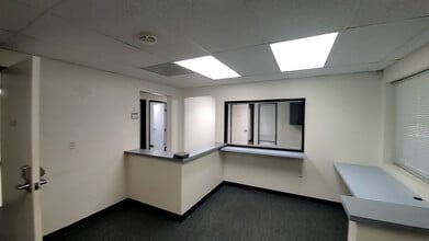 1060 San Bernardino Rd, Upland, CA for rent Building Photo- Image 2 of 22