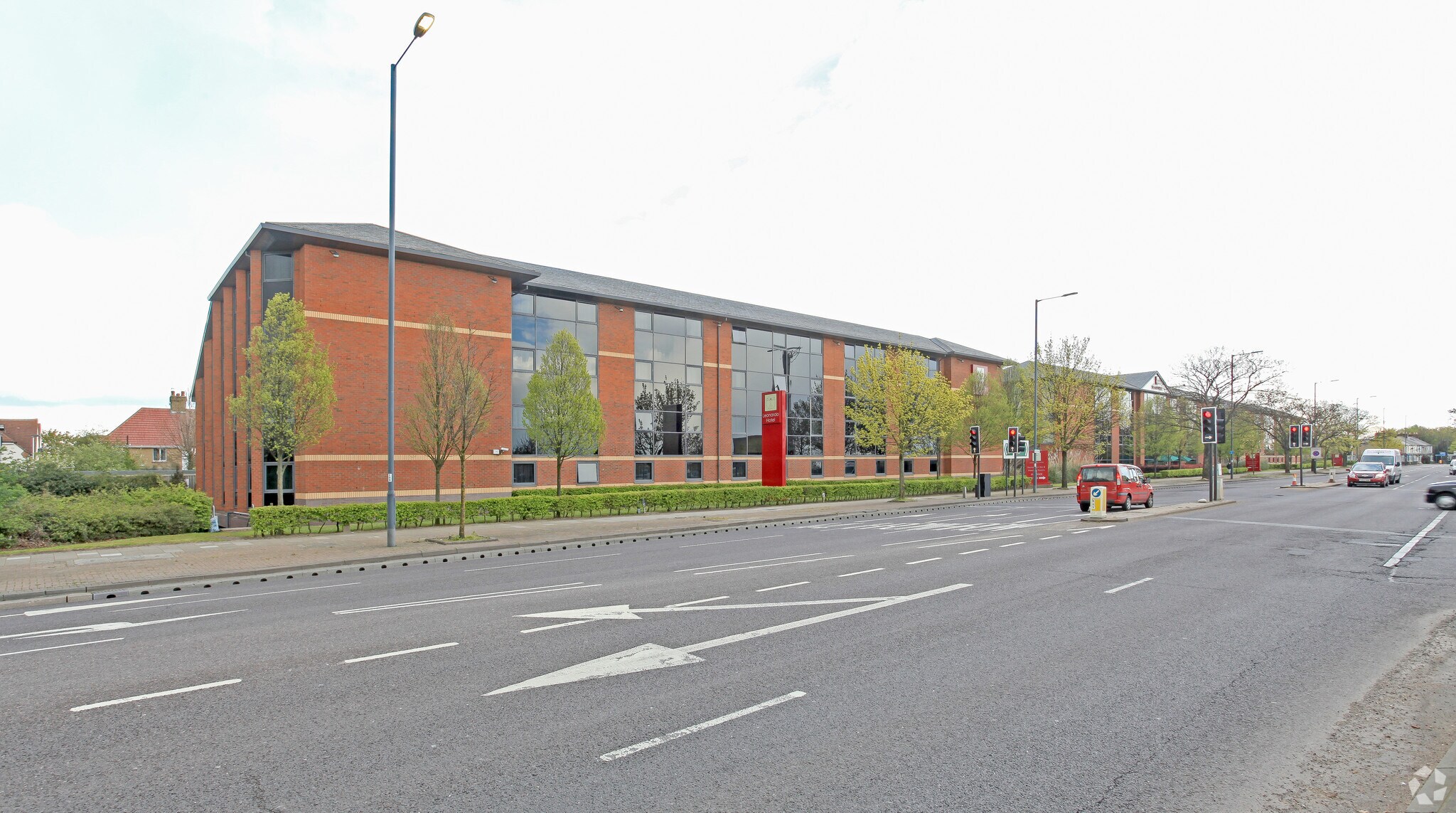 Heathrow Airport Bath Rd, West Drayton for sale Primary Photo- Image 1 of 1