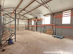 Harmer Hill, Shrewsbury to rent Interior Photo- Image 2 of 3