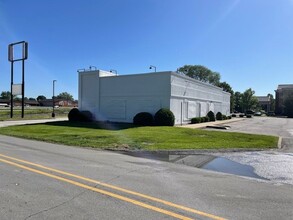 2235 Burton Ln, Martinsville, IN for rent Building Photo- Image 1 of 8