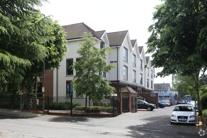 Guildford Rd, Leatherhead for sale - Building Photo - Image 1 of 1