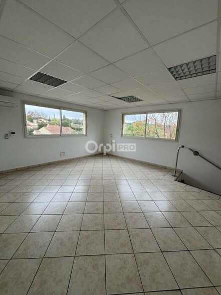 Industrial in La Seyne-sur-Mer to rent - Interior Photo - Image 3 of 8