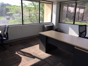 I-91 Corridor EXIT 21, Middletown, CT to rent Interior Photo- Image 2 of 4