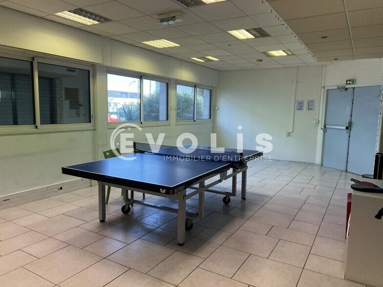 Office in Fontenay-sous-Bois to rent - Interior Photo - Image 2 of 10