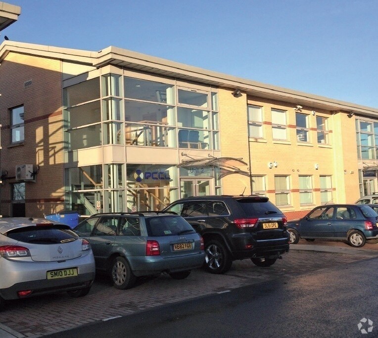 Kingseat Rd, Dunfermline KY11 8RY UK