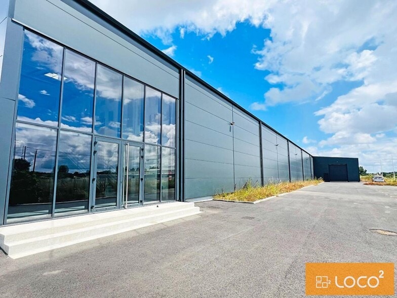 Industrial in Ondes to rent - Building Photo - Image 3 of 5