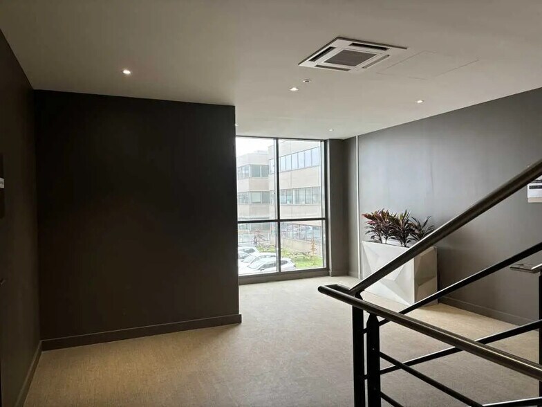 Office in Pessac to rent - Interior Photo - Image 3 of 7